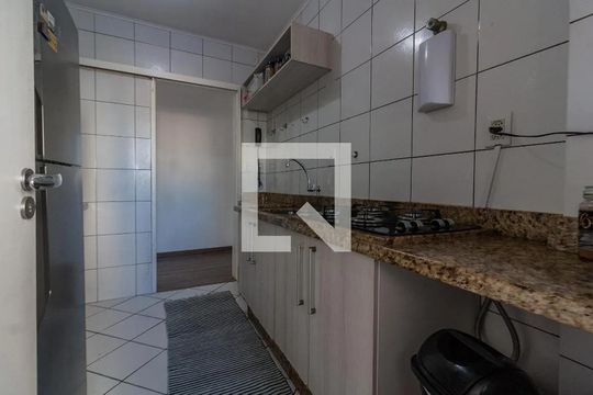 Cozinha de apartamento para alugar com 3 quartos, 79m² em Kobrasol, São José