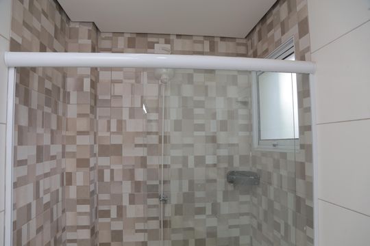Banheiro de casa de condomínio à venda com 2 quartos, 52m² em Jardim Benfica, São Paulo