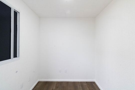 Quarto 1 de apartamento para alugar com 2 quartos, 46m² em Inhoaíba, Rio de Janeiro