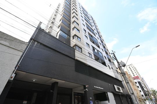 Fachada de apartamento para alugar com 1 quarto, 33m² em Centro, Curitiba