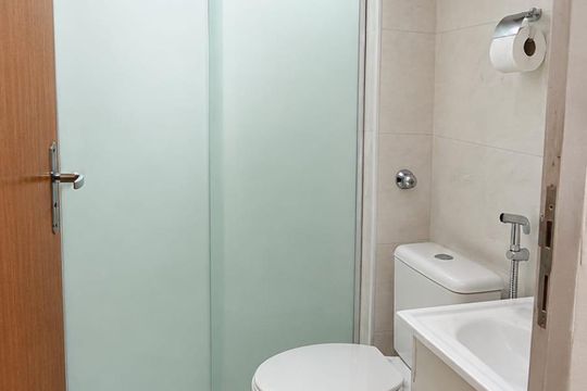 Banheiro  de apartamento à venda com 2 quartos, 65m² em Califórnia, Belo Horizonte
