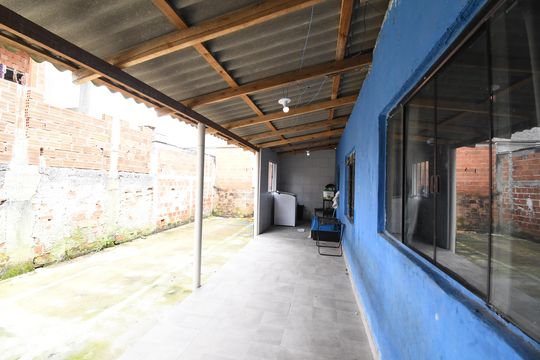 Área externa de casa para alugar com 2 quartos, 70m² em Guatupê, São José dos Pinhais
