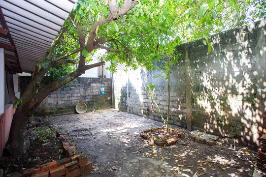 Quintal de casa para alugar com 2 quartos, 255m² em Balneário São Francisco, Diadema