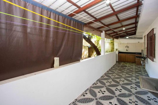 Área de Serviço de casa para alugar com 2 quartos, 255m² em Balneário São Francisco, Diadema