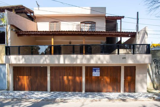 Fachada de casa para alugar com 2 quartos, 255m² em Balneário São Francisco, Diadema