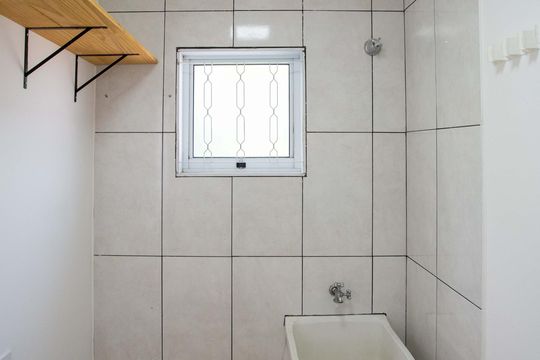Área de Serviço de casa para alugar com 3 quartos, 188m² em Balneário São Francisco, Diadema