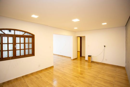 Casa para alugar com 3 quartos, 188m² em Balneário São Francisco, Diadema