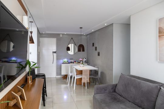 Sala de apartamento à venda com 3 quartos, 83m² em Jardim Zaira, Guarulhos