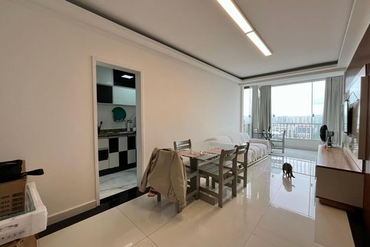 Sala de apartamento para alugar com 1 quarto, 70m² em Barra da Tijuca, Rio de Janeiro