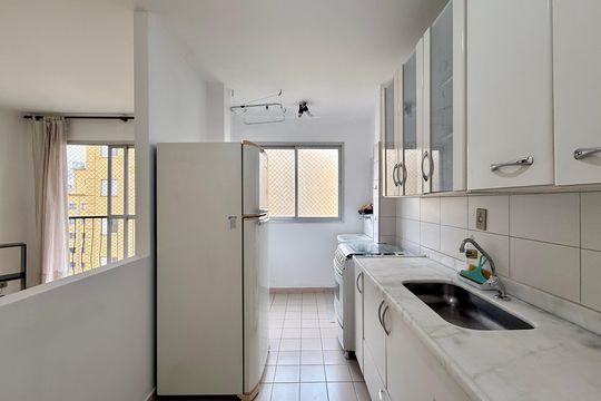 Cozinha  de apartamento para alugar com 3 quartos, 60m² em Vila das Belezas, São Paulo