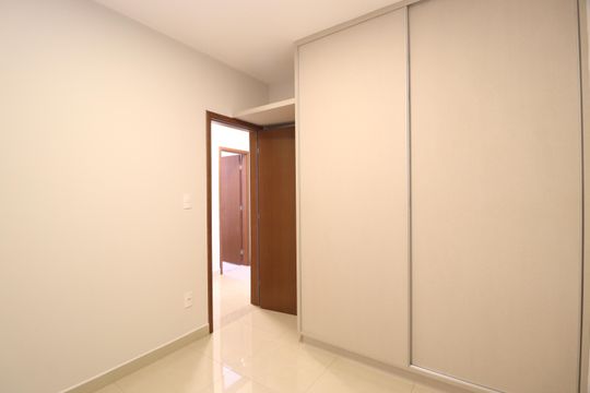 Quarto 2 de apartamento para alugar com 2 quartos, 73m² em Santa Mônica, Uberlândia
