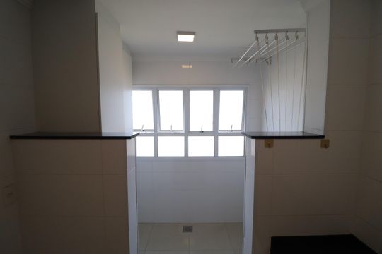 Área de Serviço de apartamento para alugar com 2 quartos, 73m² em Santa Mônica, Uberlândia