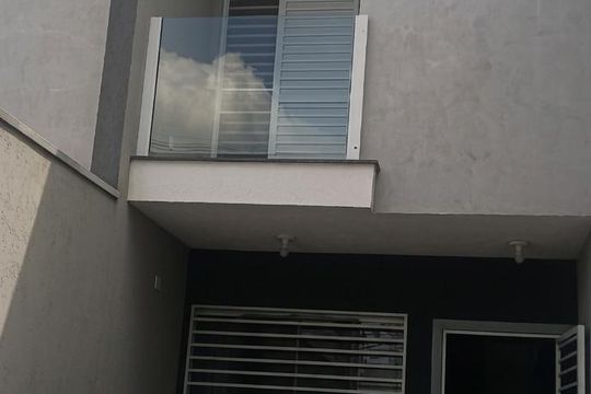 Garagem de casa à venda com 2 quartos, 85m² em Parque Boturussu, São Paulo