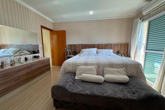 Casa à venda com 3 quartos, 210m² em Santa Terezinha, São Bernardo do Campo