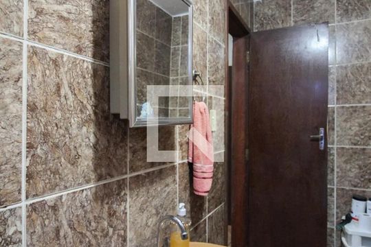 Banheiro de casa à venda com 4 quartos, 98m² em Trevo, Belo Horizonte