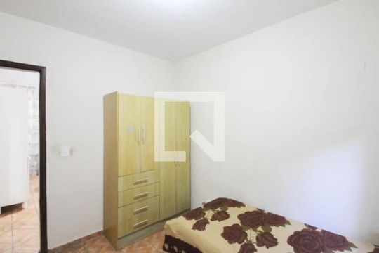 Quarto de casa à venda com 4 quartos, 98m² em Trevo, Belo Horizonte