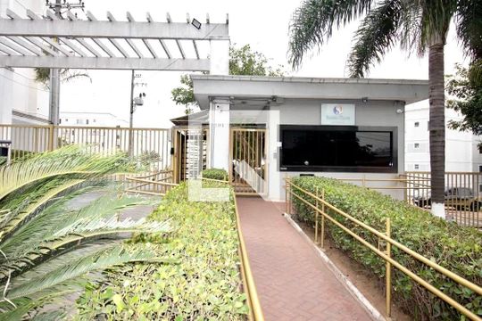 Fachada do Prédio  de apartamento à venda com 2 quartos, 47m² em Vila Alzira, Guarulhos
