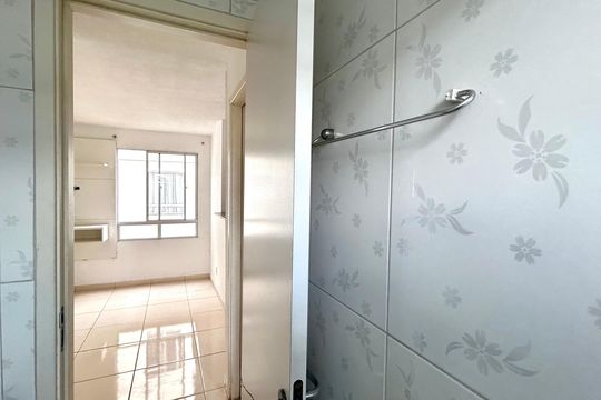 Banheiro de apartamento à venda com 2 quartos, 47m² em Vila Alzira, Guarulhos