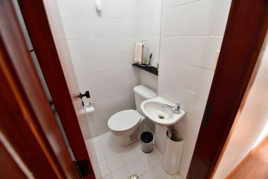 Lavabo de apartamento à venda com 2 quartos, 78m² em Cambuí, Campinas