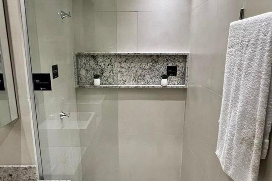 Suíte - Banheiro de apartamento à venda com 3 quartos, 83m² em Paquetá, Belo Horizonte