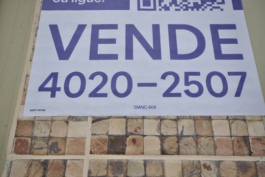 Placa de casa à venda com 4 quartos, 150m² em Vila Ayrosa, São Paulo