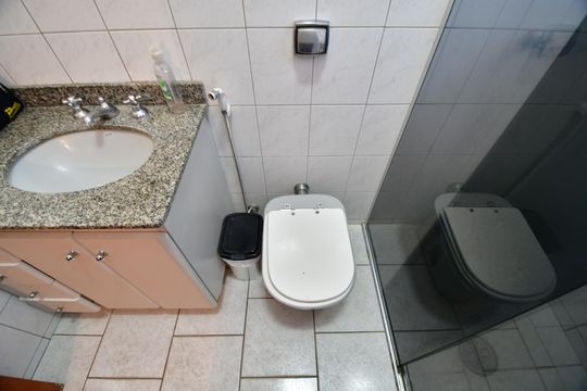 Banheiro de casa à venda com 3 quartos, 200m² em Cidade Universitária, Campinas