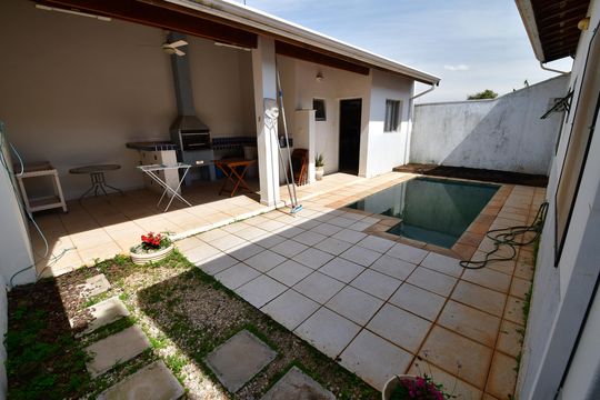 Quintal de casa à venda com 3 quartos, 200m² em Cidade Universitária, Campinas