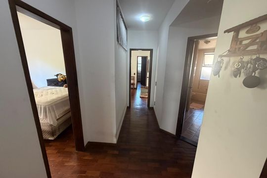 Corredor  de apartamento à venda com 3 quartos, 270m² em Serra, Belo Horizonte