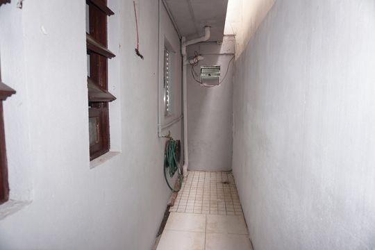 Corredor de casa para alugar com 2 quartos, 80m² em Chácaras Pirajussara, Embu das Artes