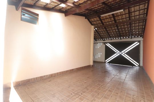 Garagem de casa para alugar com 3 quartos, 175m² em Pacaembu, Uberlândia