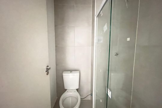 Banheiro de apartamento para alugar com 2 quartos, 47m² em Jaguaré, São Paulo