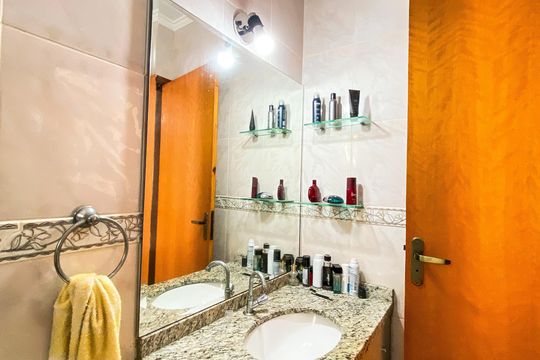 Banheiro da Suíte 1 de casa à venda com 2 quartos, 121m² em Cidade Patriarca, São Paulo
