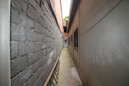 Corredor de casa para alugar com 2 quartos, 60m² em Jardim Miragaia, São Paulo