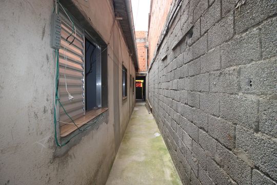 Corredor de casa para alugar com 2 quartos, 60m² em Jardim Miragaia, São Paulo