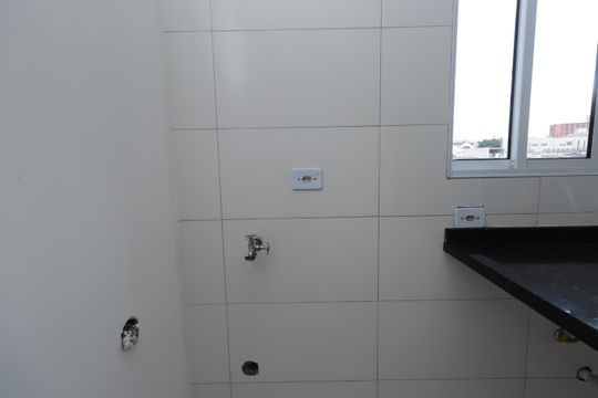 Cozinha de apartamento para alugar com 1 quarto, 27m² em Vila Carrão, São Paulo