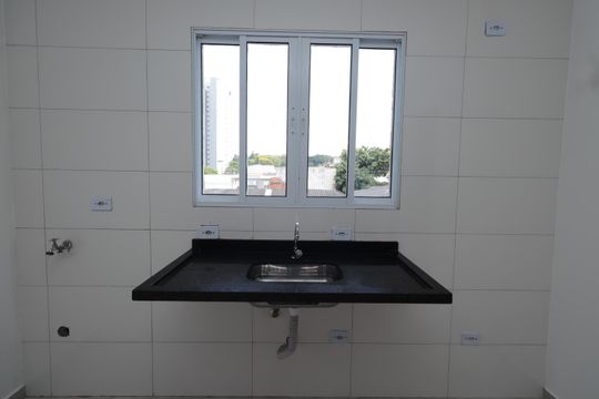 Cozinha de apartamento para alugar com 1 quarto, 27m² em Vila Carrão, São Paulo