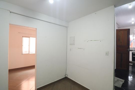 Casa para alugar com 1 quarto, 32m² em Vila Nova Galvão, São Paulo