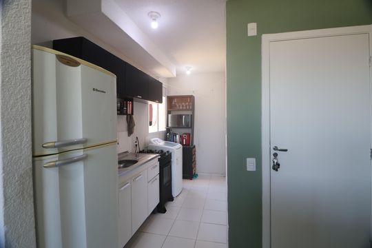 Cozinha de apartamento à venda com 2 quartos, 42m² em Estância Velha, Canoas