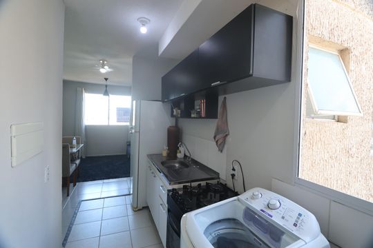 Cozinha de apartamento à venda com 2 quartos, 42m² em Estância Velha, Canoas