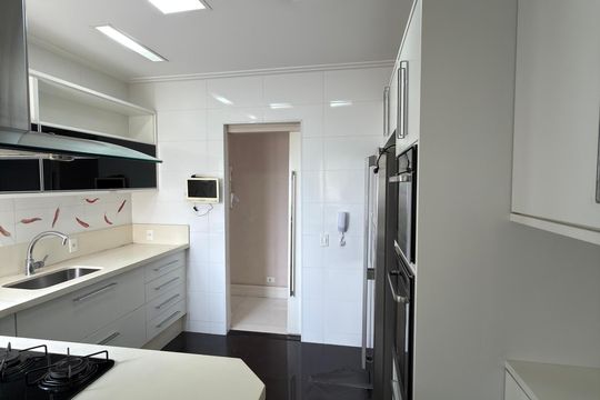 Cozinha  de apartamento para alugar com 3 quartos, 200m² em Vila Mussoline, São Bernardo do Campo