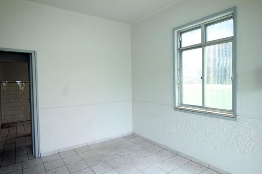 Sala de casa à venda com 2 quartos, 80m² em Irajá, Rio de Janeiro