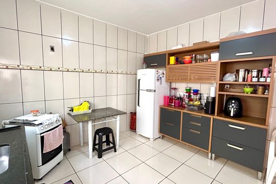 Cozinha de casa à venda com 2 quartos, 125m² em Jardim Oliveira, Guarulhos