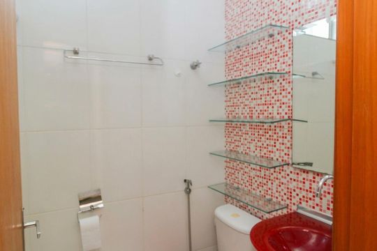 Banheiro de casa à venda com 2 quartos, 70m² em Centro, Rio de Janeiro