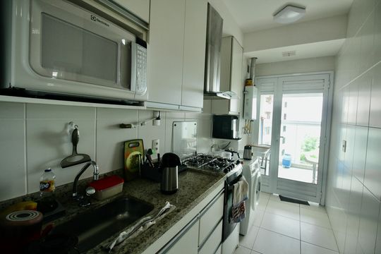 Cozinha e Área de Serviço de apartamento para alugar com 2 quartos, 76m² em José Menino, Santos