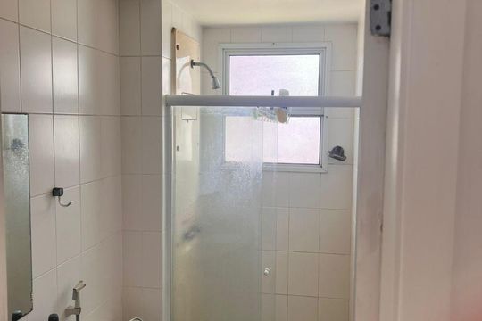 Banheiro de apartamento à venda com 2 quartos, 77m² em Barra da Tijuca, Rio de Janeiro
