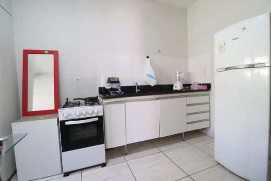 Cozinha de kitnet/studio para alugar com 1 quarto, 25m² em Brasil, Uberlândia