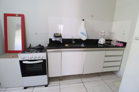 Cozinha de kitnet/studio para alugar com 1 quarto, 25m² em Brasil, Uberlândia