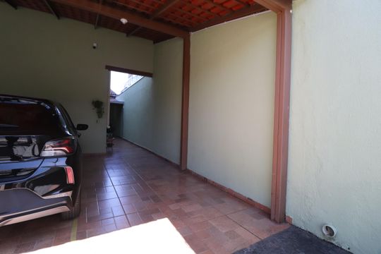 Garagem de kitnet/studio para alugar com 1 quarto, 25m² em Brasil, Uberlândia