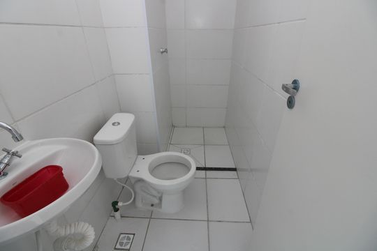 Banheiro de apartamento para alugar com 2 quartos, 35m² em Vila Ré, São Paulo
