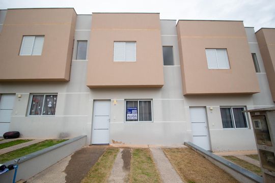 Fachada de casa de condomínio para alugar com 2 quartos, 70m² em Jardim Guaruja, Sorocaba